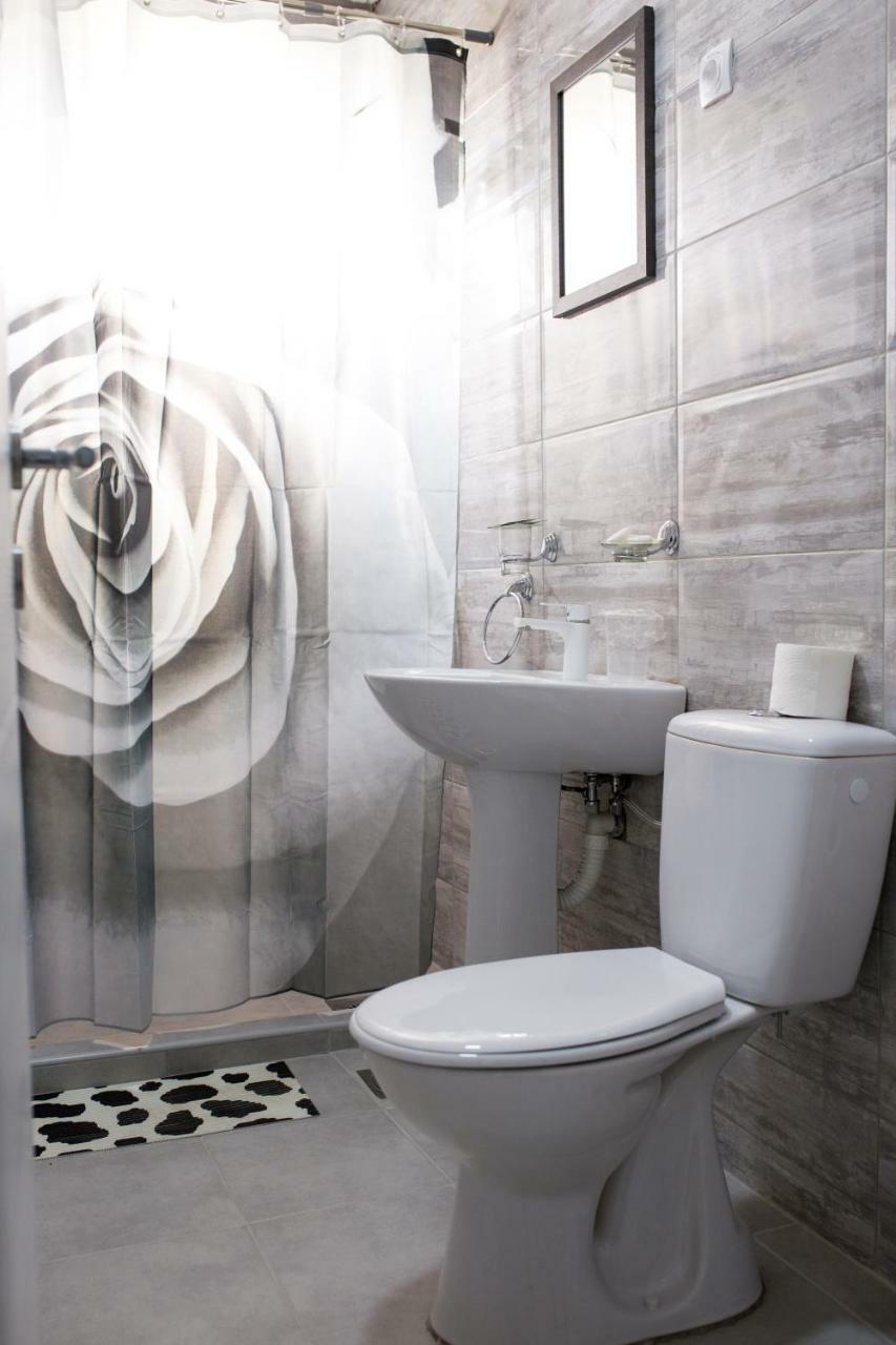 La Casa Hostel Ni Εξωτερικό φωτογραφία