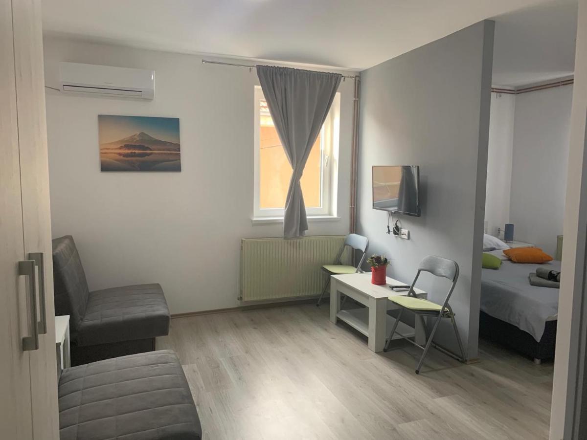 La Casa Hostel Ni Εξωτερικό φωτογραφία